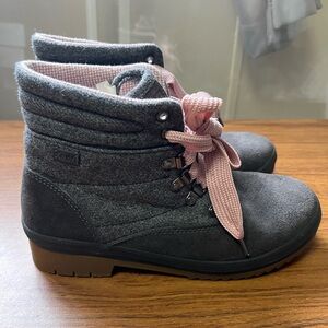 Keds Gray Boots with Pink Laces